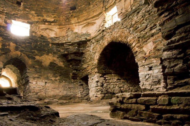 Taş Rabat Kırgızistan'ın en eski mimari eseri 