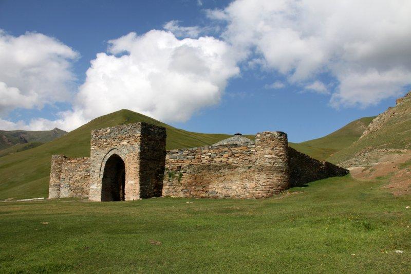 Taş Rabat Kırgızistan'ın en eski mimari eseri 