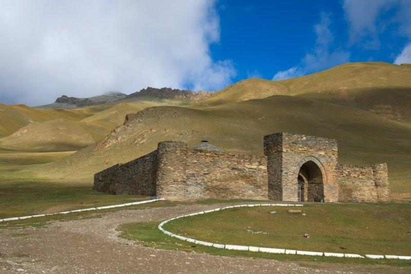 Taş Rabat Kırgızistan'ın en eski mimari eseri 