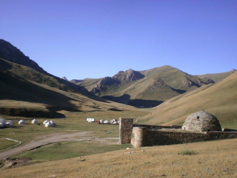 Taş Rabat Kırgızistan'ın en eski mimari eseri 