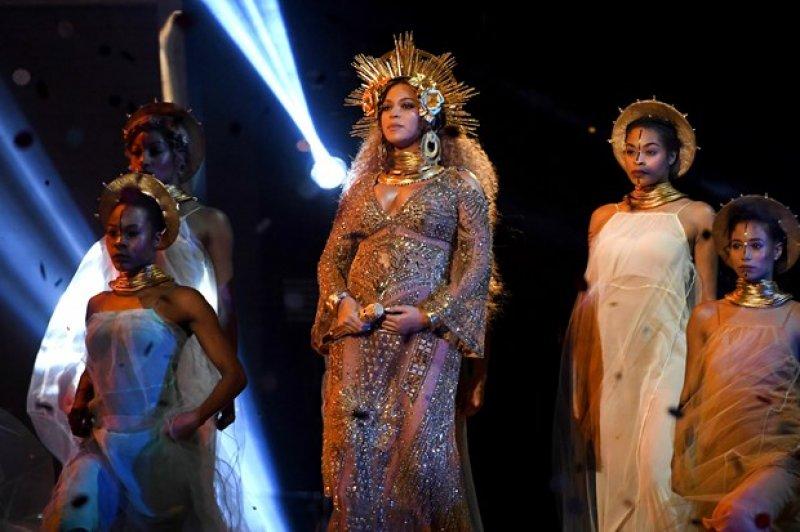 Grammy gecesine Beyonce damga vurdu 
