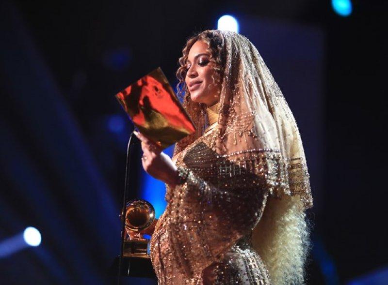 Grammy gecesine Beyonce damga vurdu 