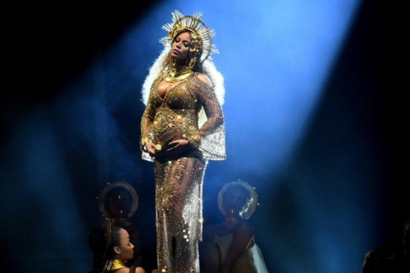 Grammy gecesine Beyonce damga vurdu 