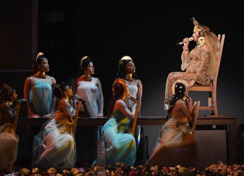 Grammy gecesine Beyonce damga vurdu 