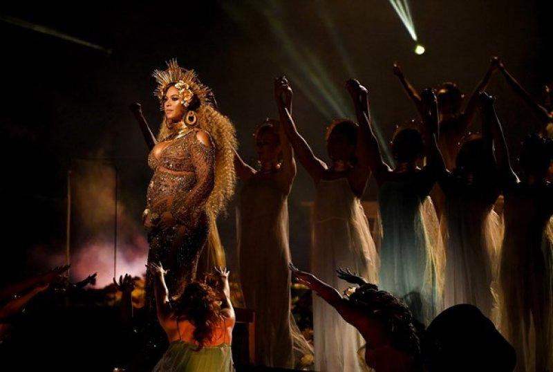 Grammy gecesine Beyonce damga vurdu 