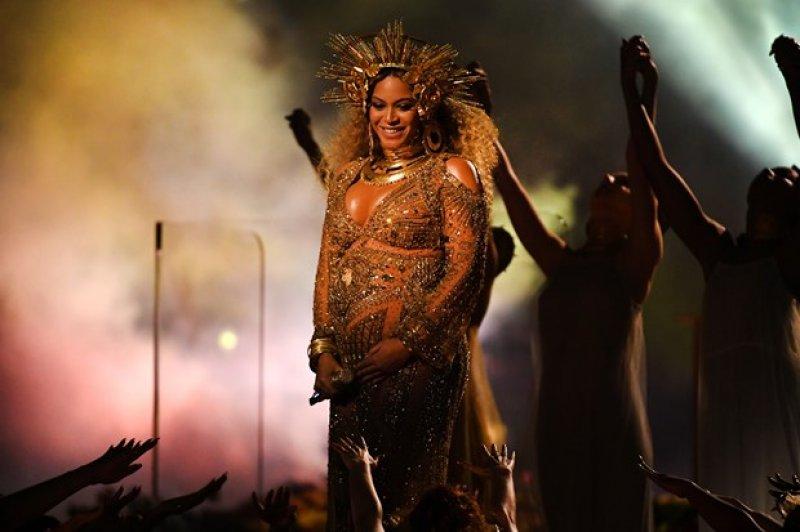 Grammy gecesine Beyonce damga vurdu 