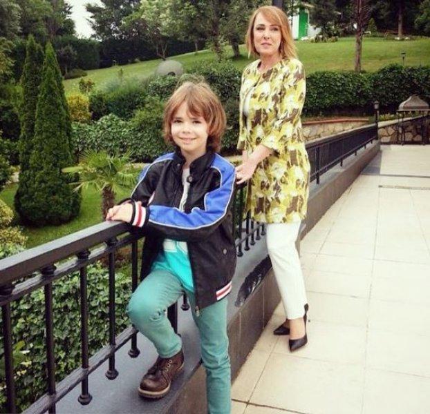 Yeşilçam'ın değişmeyen güzeli: Müge Akyamaç