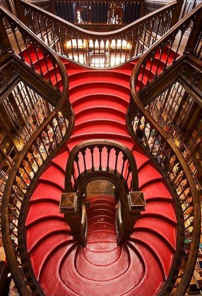 Tasarımlarıyla göz dolduran ilginç merdivenler