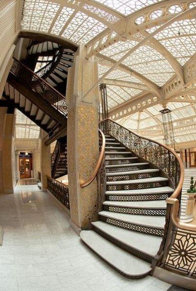 Tasarımlarıyla göz dolduran ilginç merdivenler