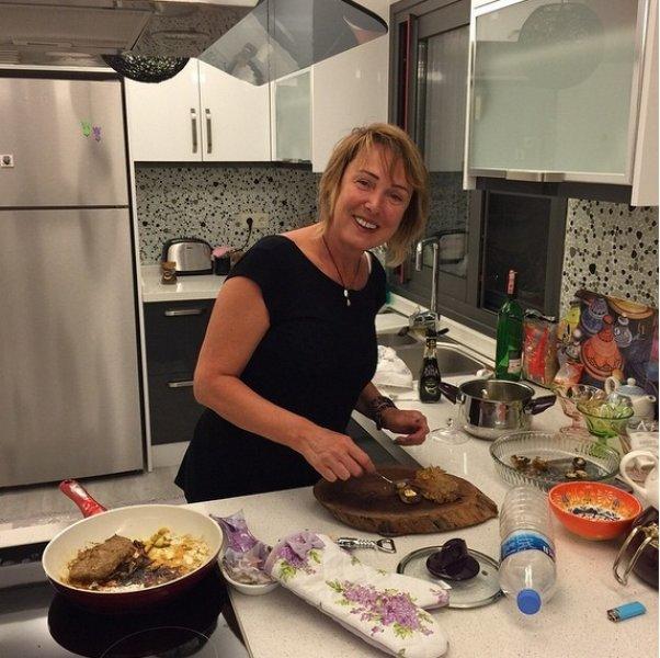 Yeşilçam'ın değişmeyen güzeli: Müge Akyamaç