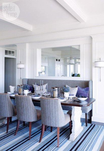 Alaçatı evlerinde mavi ve beyazın uyumu