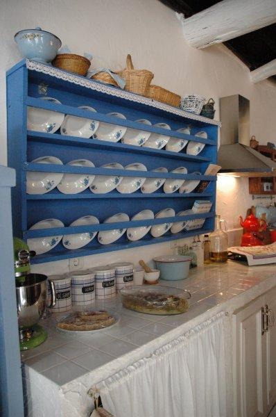 Alaçatı evlerinde mavi ve beyazın uyumu