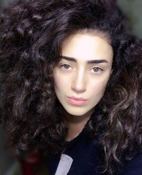 Dilan Çıtak'ın saçından ölü arı çıktı