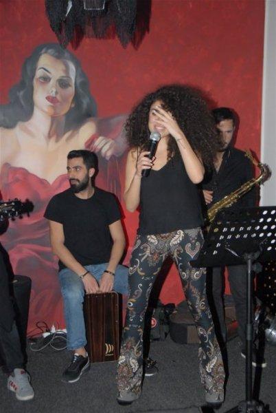 Dilan Çıtak'ın saçından ölü arı çıktı