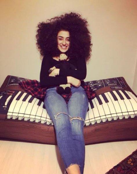 Dilan Çıtak'ın saçından ölü arı çıktı