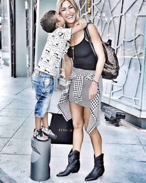 Çağla Şıkel genç mankenlere taş çıkarıyor 