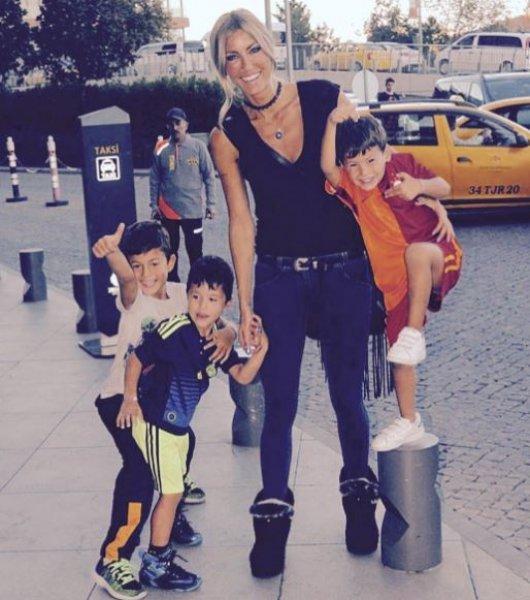 Çağla Şıkel genç mankenlere taş çıkarıyor 