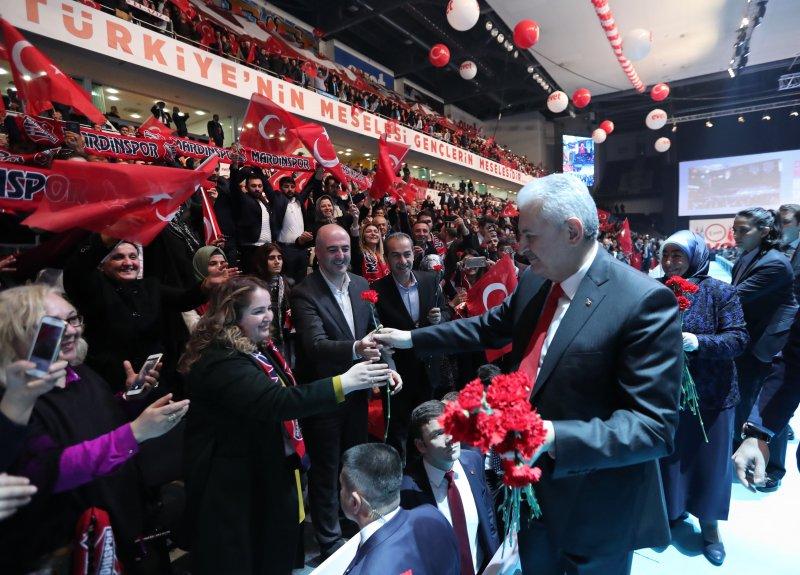 AK Parti referandum startını verdi