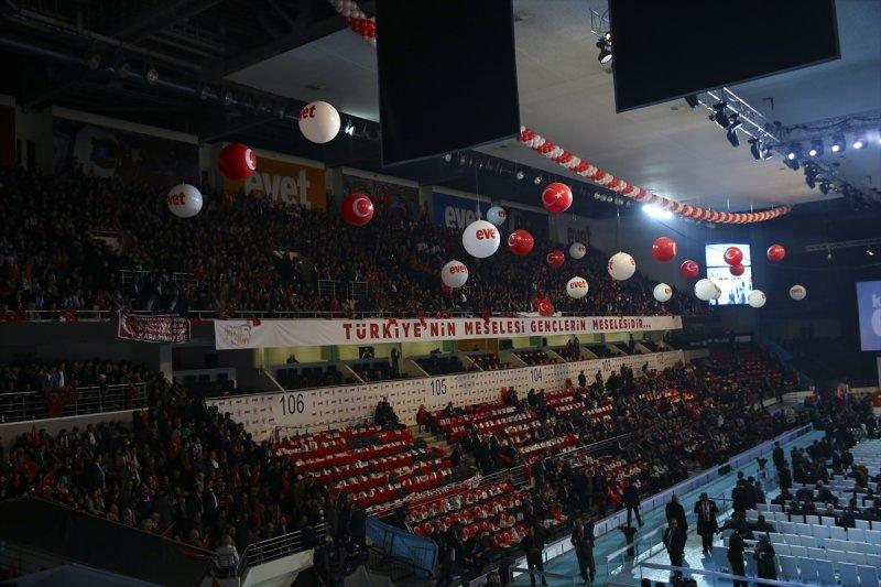 Ak Parti'nin referandum çalışmaları bugün başlıyor