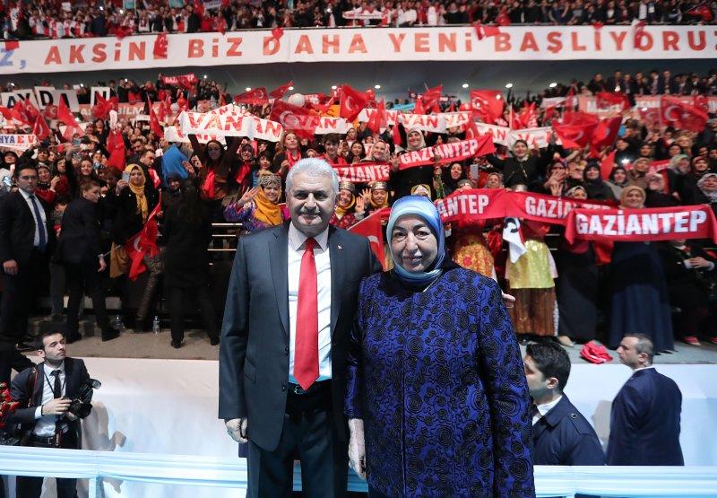 AK Parti referandum startını verdi