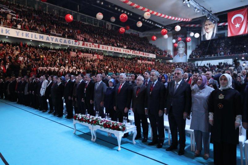 AK Parti referandum startını verdi