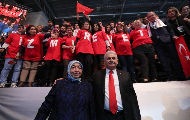 AK Parti referandum startını verdi