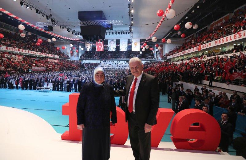 AK Parti referandum startını verdi