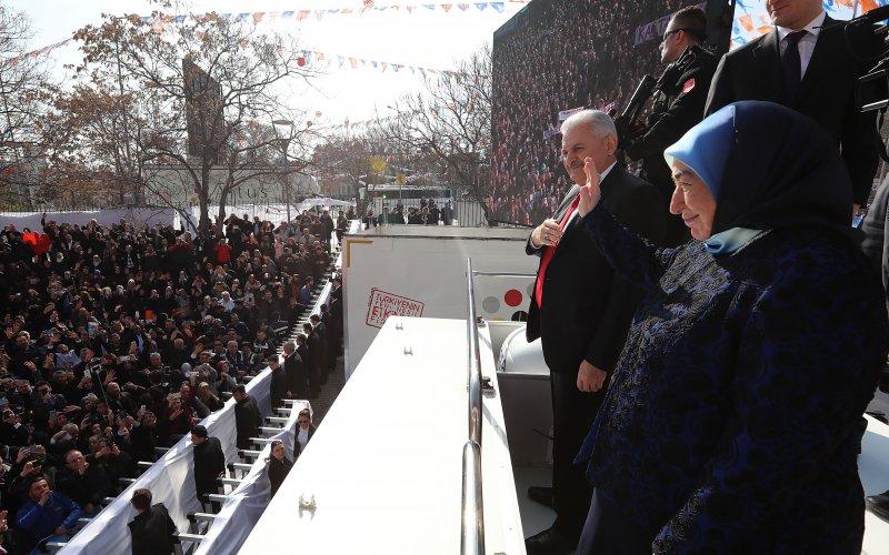AK Parti referandum startını verdi