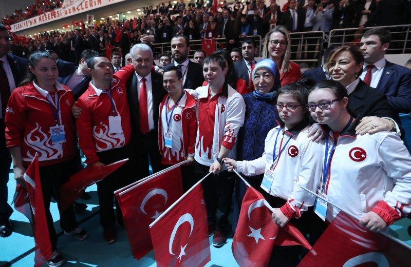 AK Parti referandum startını verdi