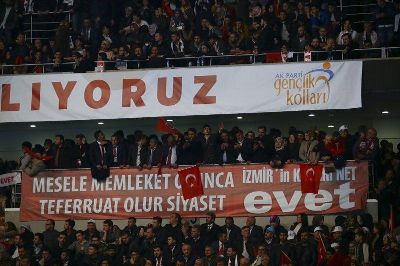 Ak Parti'nin referandum çalışmaları bugün başlıyor