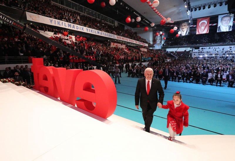 AK Parti referandum startını verdi