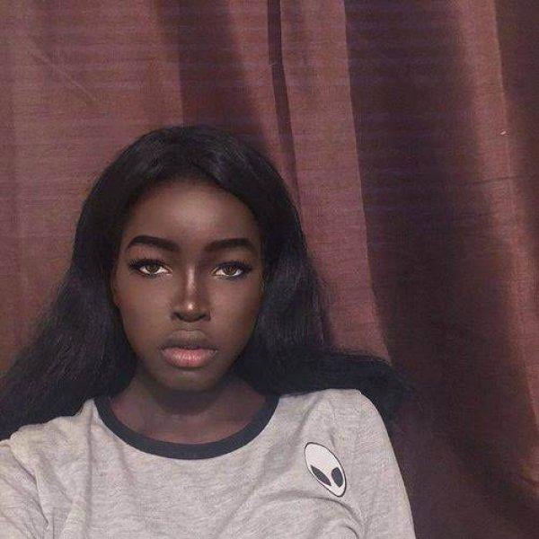 Sosyal medyanın siyahi güzeli: Lola Chuil