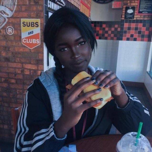 Sosyal medyanın siyahi güzeli: Lola Chuil