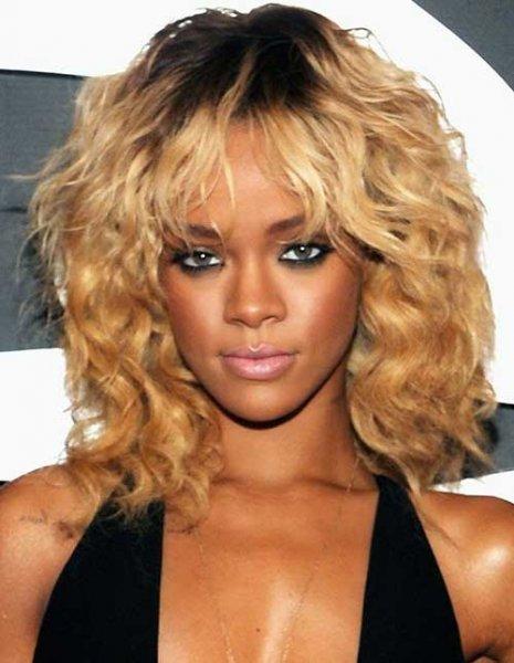 Rihanna'dan renkli saç modelleri 