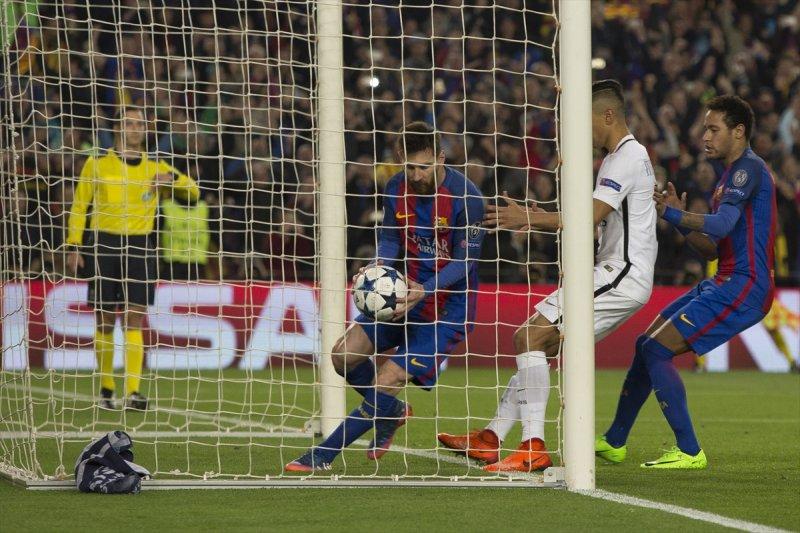 Barcelona tarihi geri dönüşle PSG'yi devirdi
