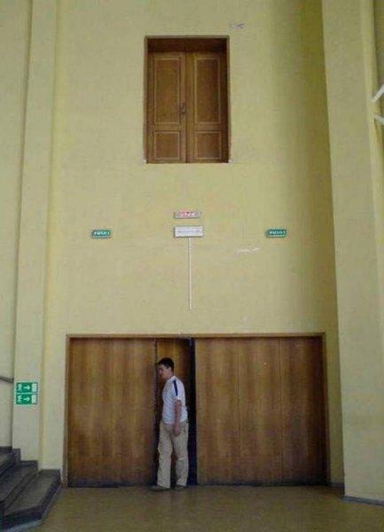 Görenleri şaşkına çeviren komik hatalar