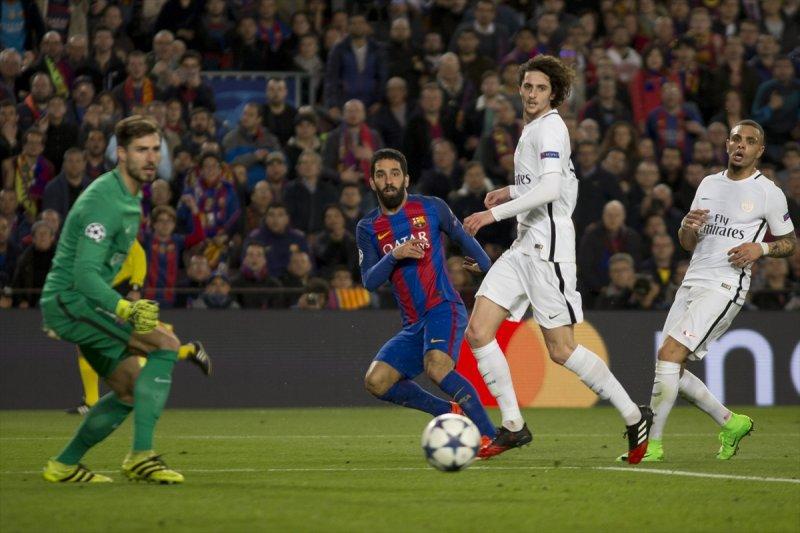 Barcelona tarihi geri dönüşle PSG'yi devirdi