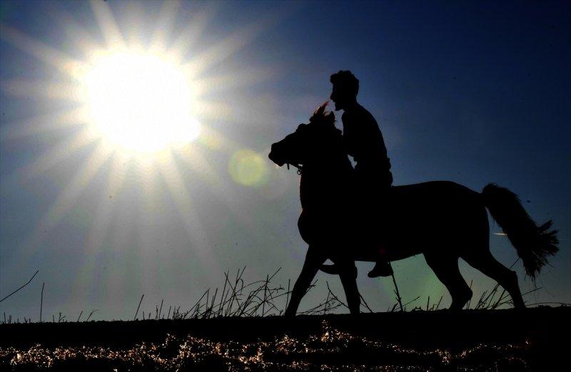 Kars'ta atlar bahar idmanında