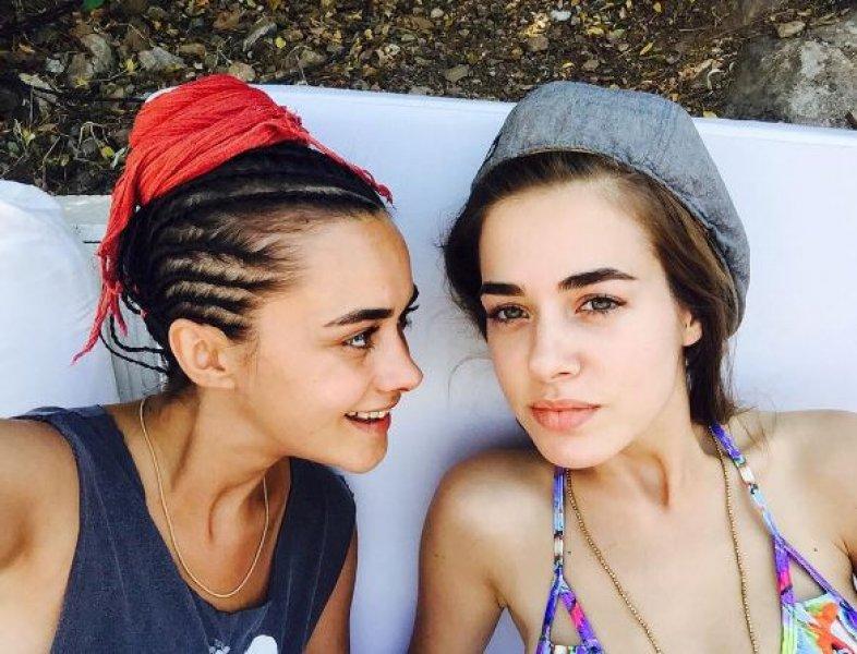 Oyuncu Hande Soral'dan aile pozu 