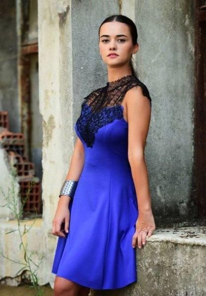 Oyuncu Hande Soral'dan aile pozu 