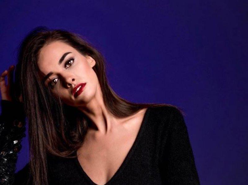 Oyuncu Hande Soral'dan aile pozu 