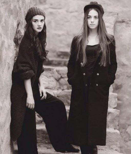 Oyuncu Hande Soral'dan aile pozu 