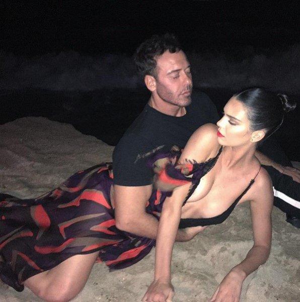 Dünya yıldızlarının kankası: Mert Alaş