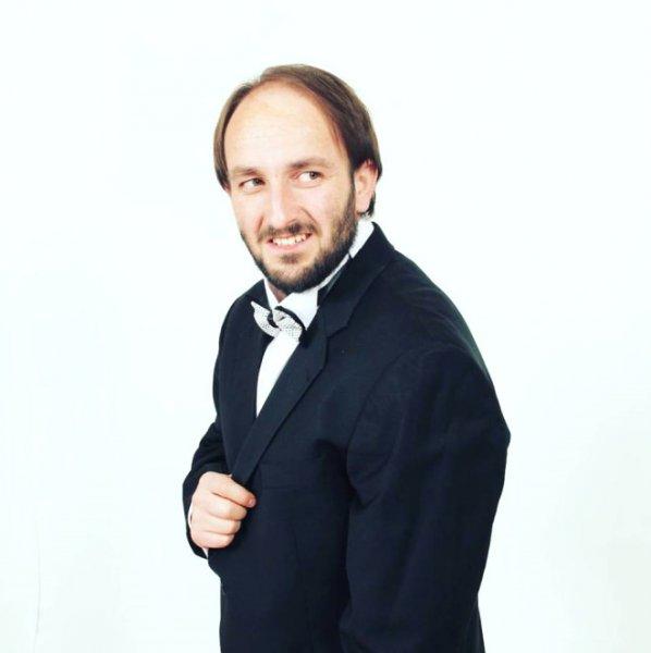 O Ses Türkiye'nin Pavarotti Hasan'ı eridi 