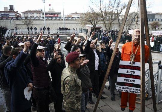 Darbecilere idam ipi atıldı