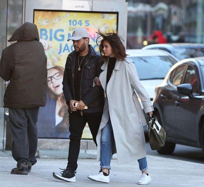 Selena Gomez yeni sevgilisiyle görüntülendi