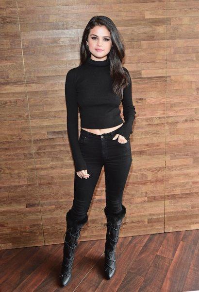 Selena Gomez yeni sevgilisiyle görüntülendi