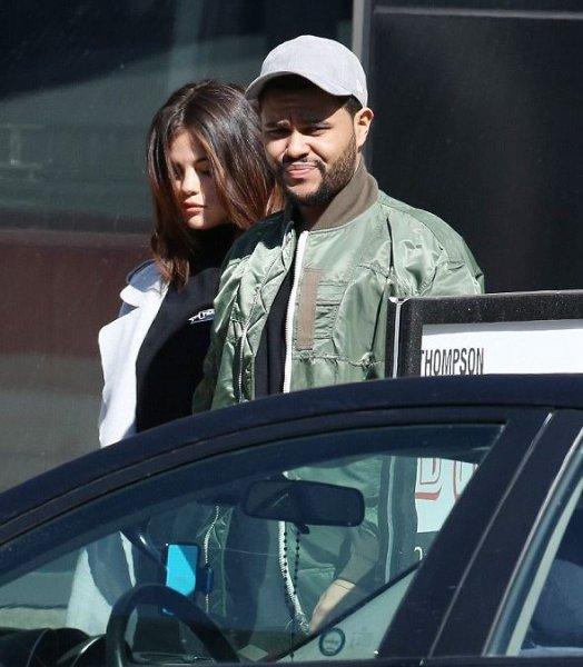 Selena Gomez yeni sevgilisiyle görüntülendi