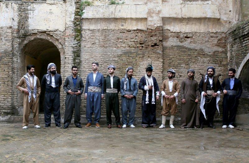 Erbil'in 'Hipster' Kürtleri yöresel kıyafetlerle poz verdi