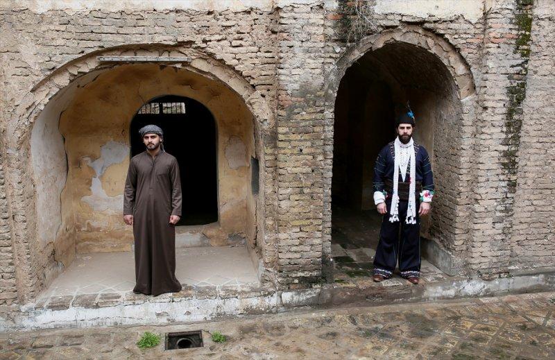 Erbil'in 'Hipster' Kürtleri yöresel kıyafetlerle poz verdi